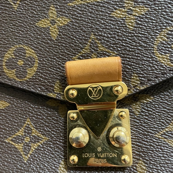 Louis Vuitton Pochette Métis - Picture 2 of 3